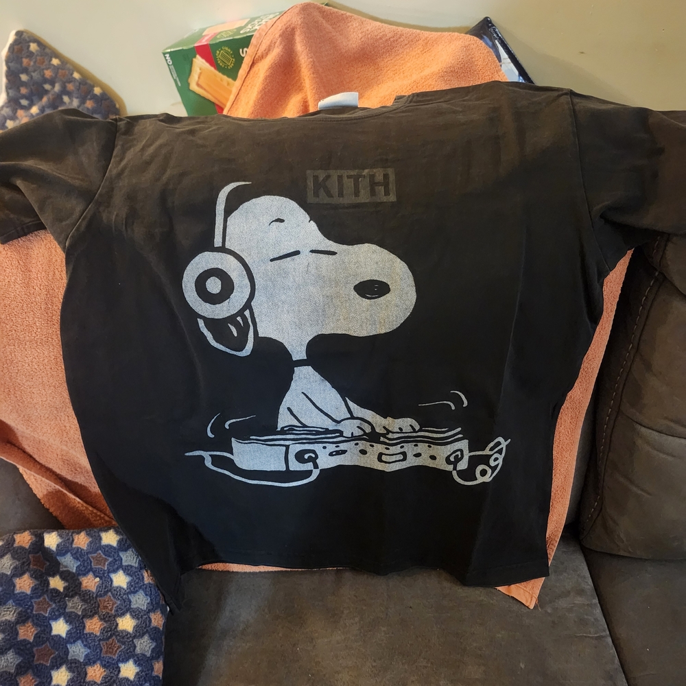 Size Medium KITH x Snoopy DJ Graphic T-shirt